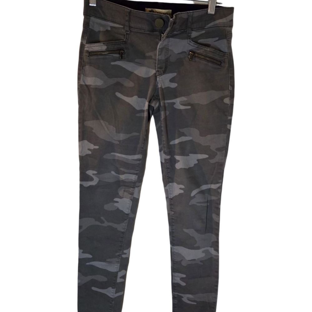 Democracy Camo Ab Slimming Zipper Pocket Skinny Jeans Sz 4‎
